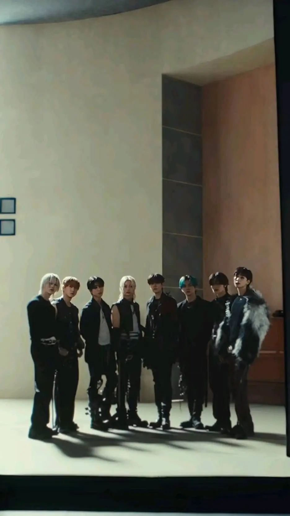 ai character: STRAY KIDS background