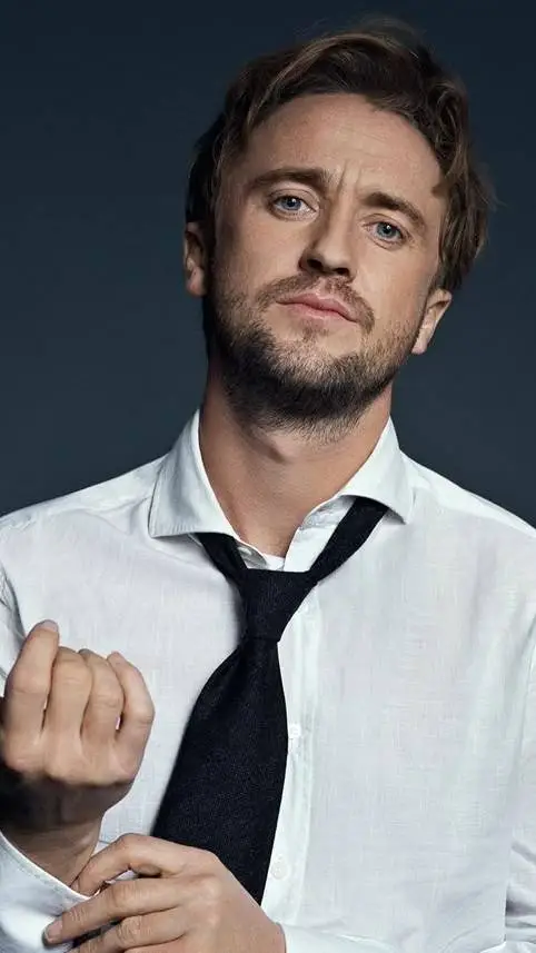 ai character: Tom Felton  background
