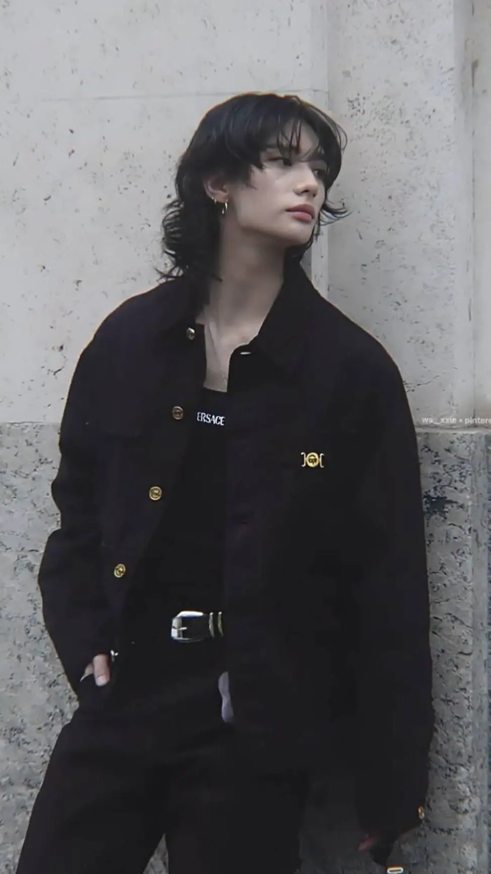 ai character: Hwang Hyunjin  background
