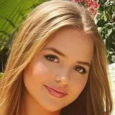 chat with ai character: Emily