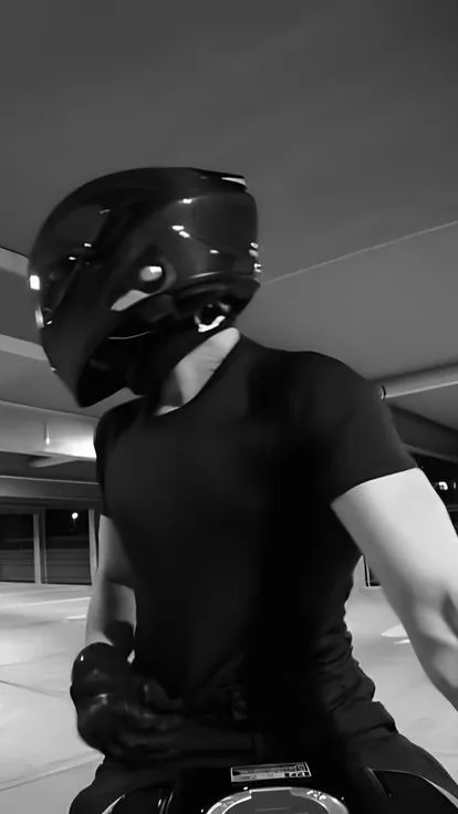 ai character: Damon Rogers 🏍️ background