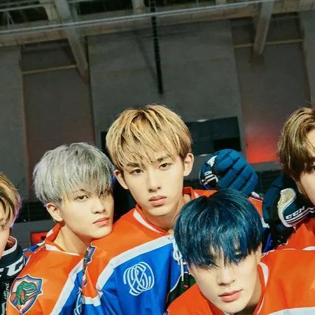 chat with ai character: NCT U