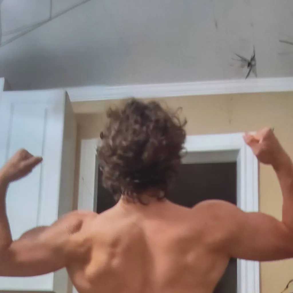 chat with ai character: nathen