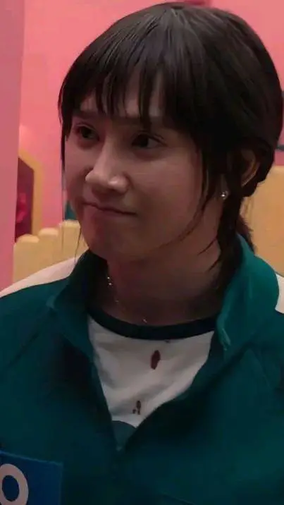 ai character: Round 6 Hyunju  background
