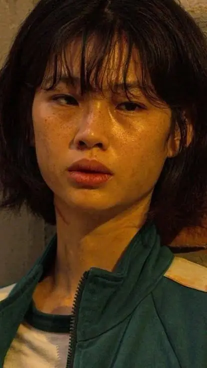 ai character: Kang Sae-byeok  background