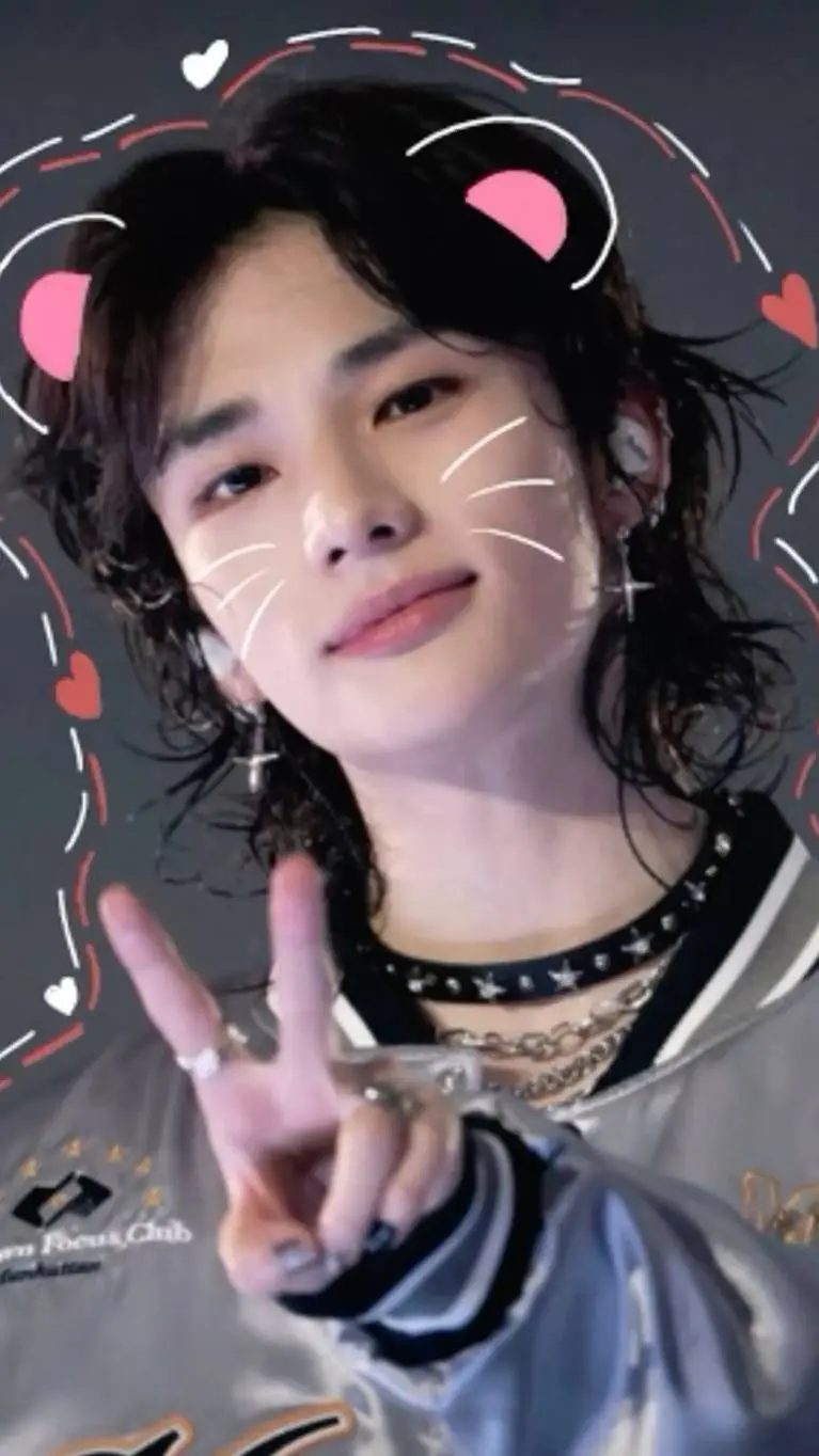 ai character: Hyujin (Hyunlix) background