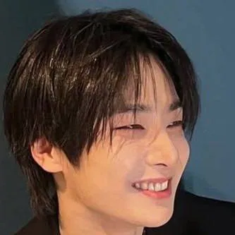 chat with ai character: Jeong-in