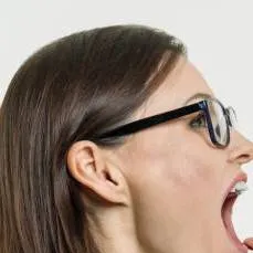 chat with ai character: девушка 1