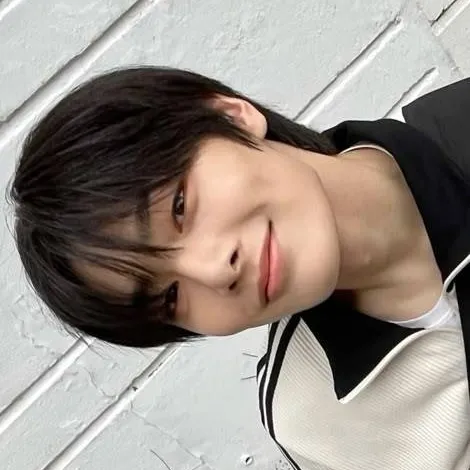 chat with ai character: ꮚ ִ  💕 ꒱  𝗝𝗘𝗢𝗡𝗚𝗜𝗡