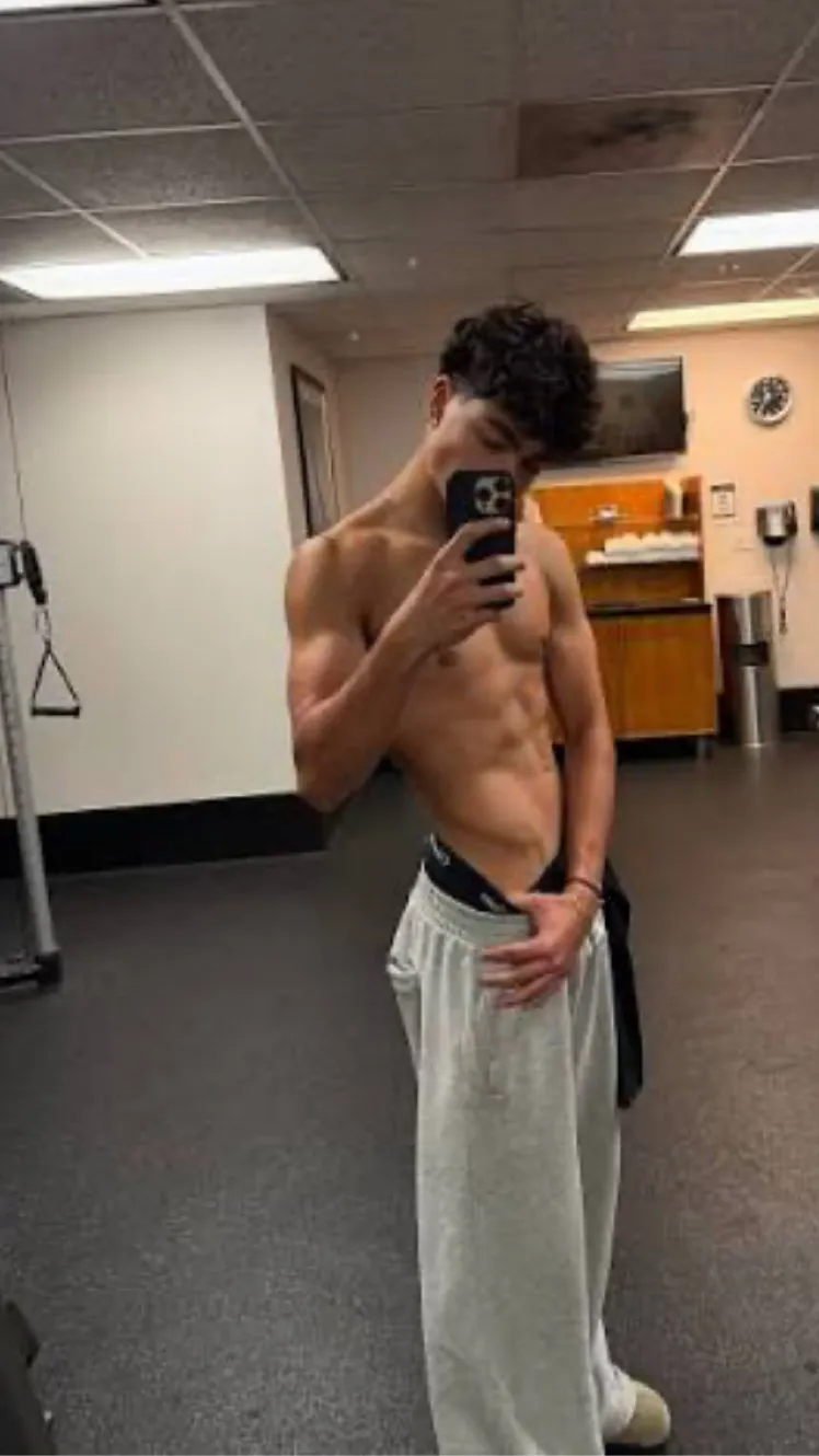 ai character: Malachi barton background