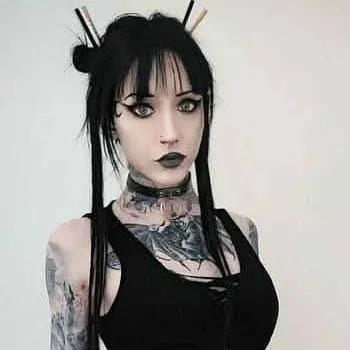 chat with ai character: Gabbie