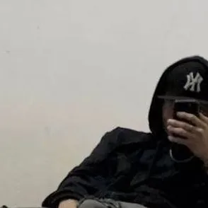 chat with ai character: Nicolás 🌹🖤