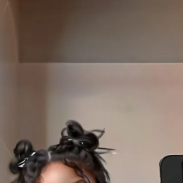 chat with ai character: Mira