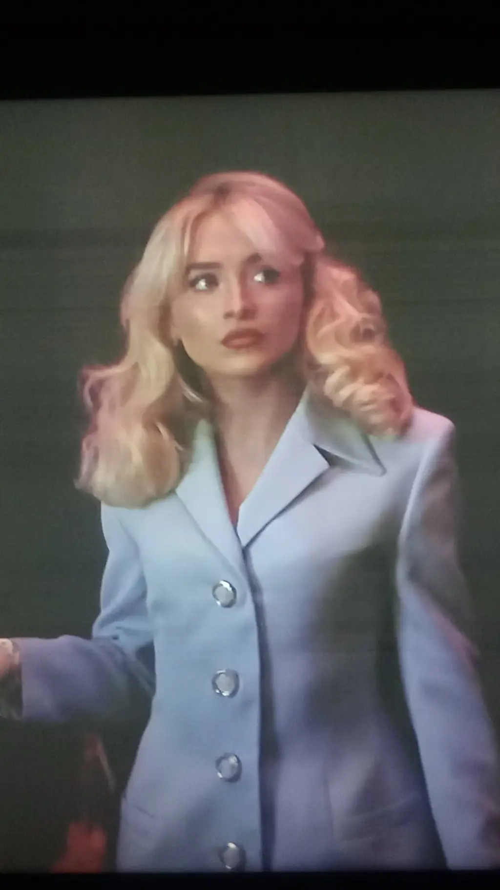 ai character: Aurora background