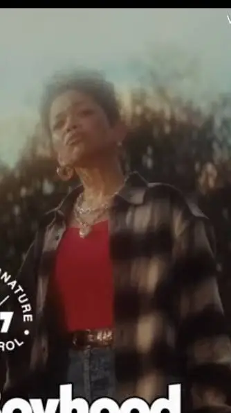 ai character: Amber Voss background