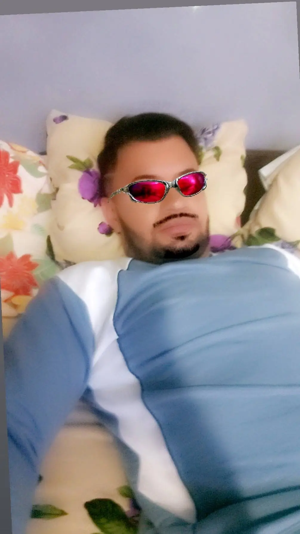 ai character: (não sei) background