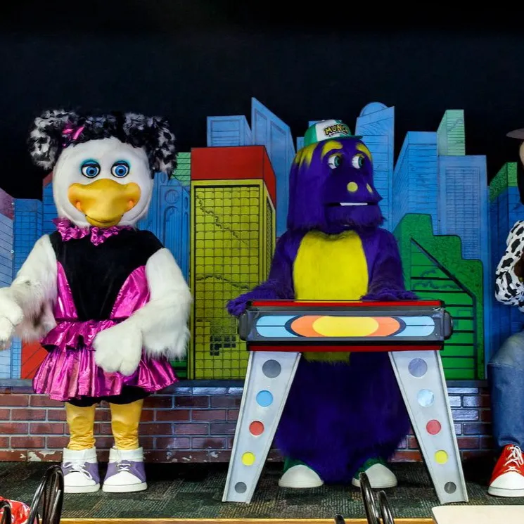 chat with ai character: Chuck E. Cheese 