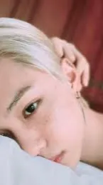 ai character: Felix  background