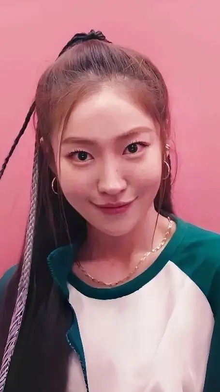ai character: kang-mi-na-chan  background
