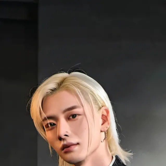 chat with ai character: Félix 