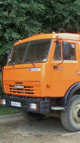 ai character: KAMAZ (ру) background