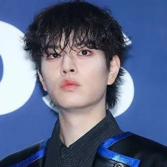 chat with ai character: Seungmin~