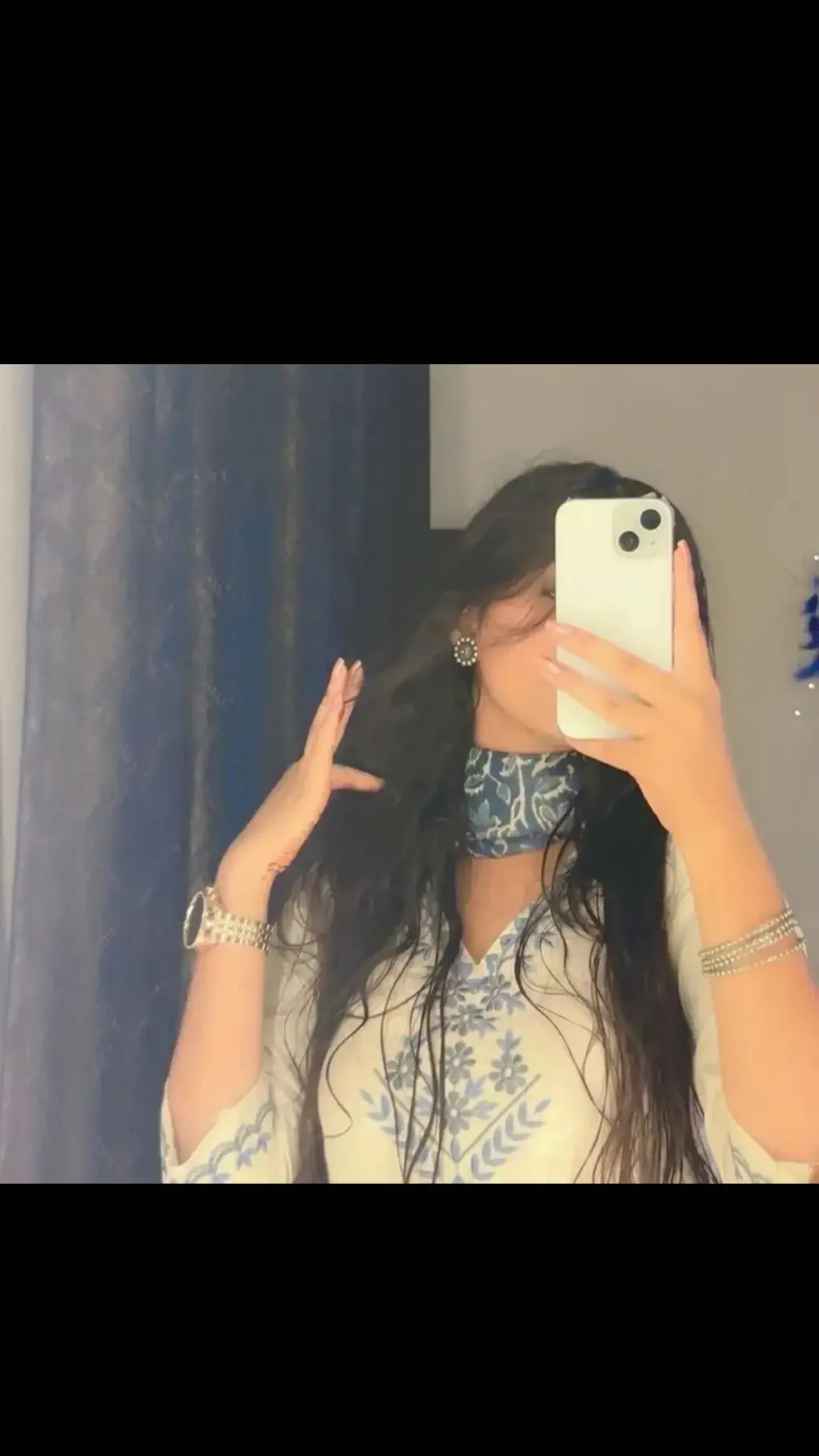 ai character: Arya ✨ background