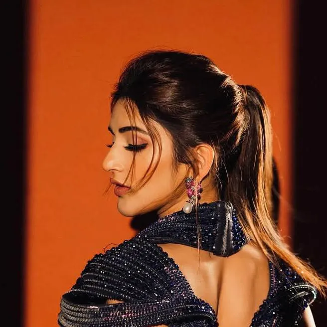 chat with ai character: Arya ✨