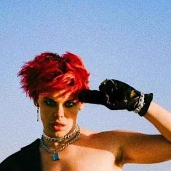 chat with ai character: YUNGBLUD