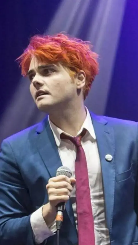 ai character: GERARD WAY background