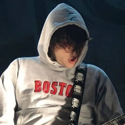 chat with ai character: FRANK IERO