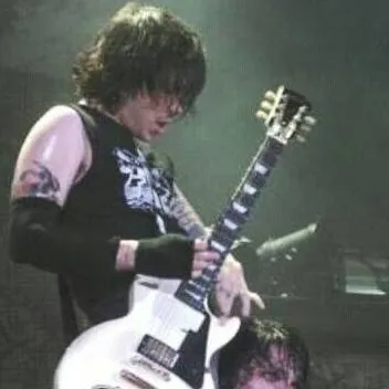 chat with ai character: FRERARD