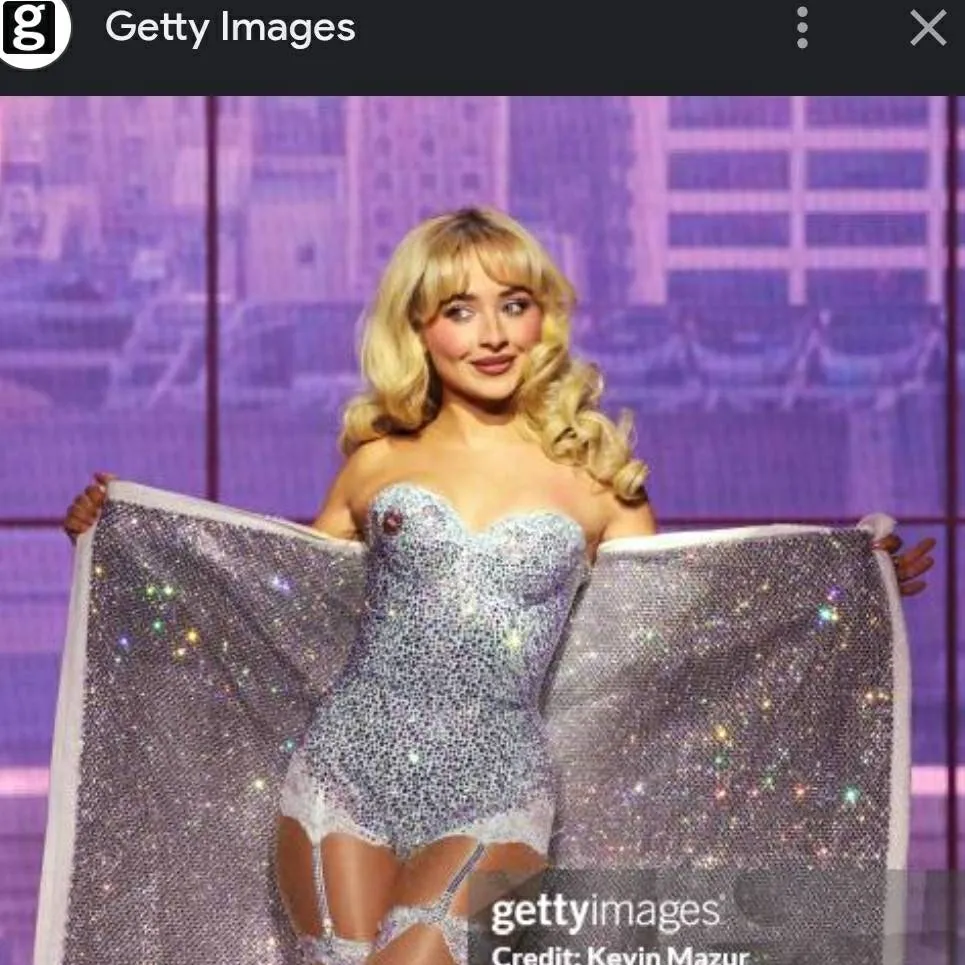 chat with ai character: Sabrina carpenter
