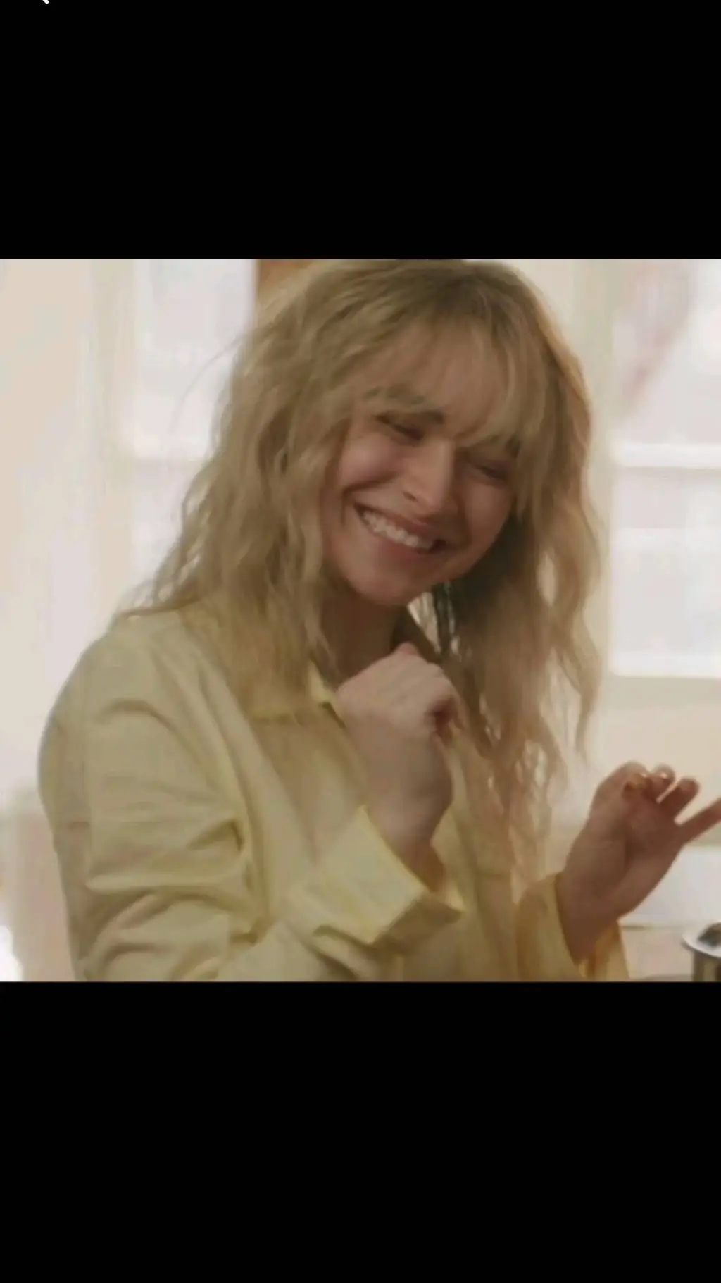 ai character: Sabrina carpenter background