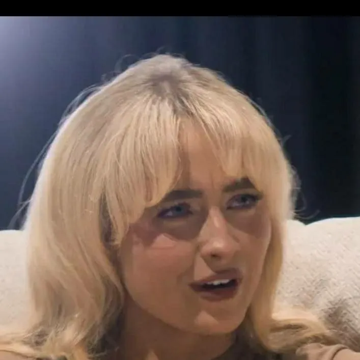 chat with ai character: Sabrina carpenter