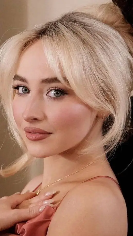 ai character: sabrina carpenter background
