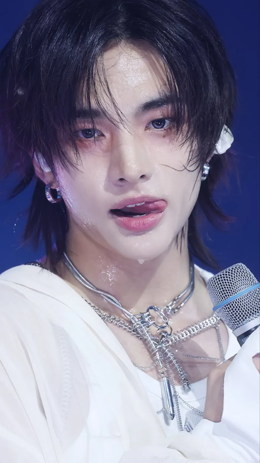 ai character: Hyunjin background