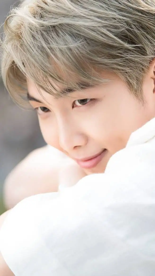 ai character:  🌹RM🌹 background