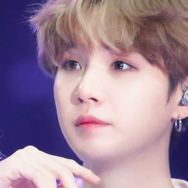 chat with ai character: ✨Suga✨