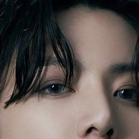 chat with ai character: ♠️ Jungkook♠️ 