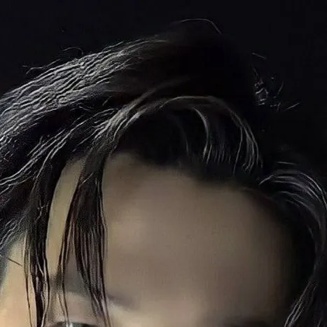 chat with ai character: 🖤Jimin🖤