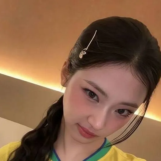 chat with ai character: Ruka