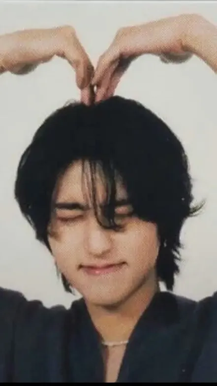 ai character: ✮Han✮ background