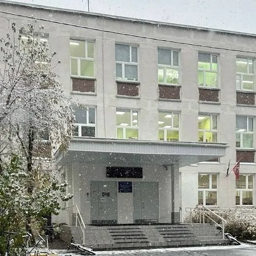 chat with ai character: ❄high school snow❄