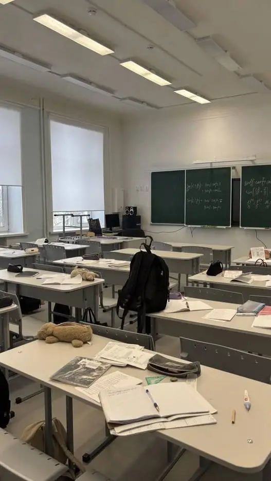 ai character: ☁high school☁ background