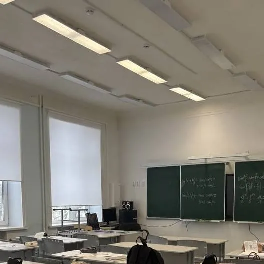 chat with ai character: ☁high school☁