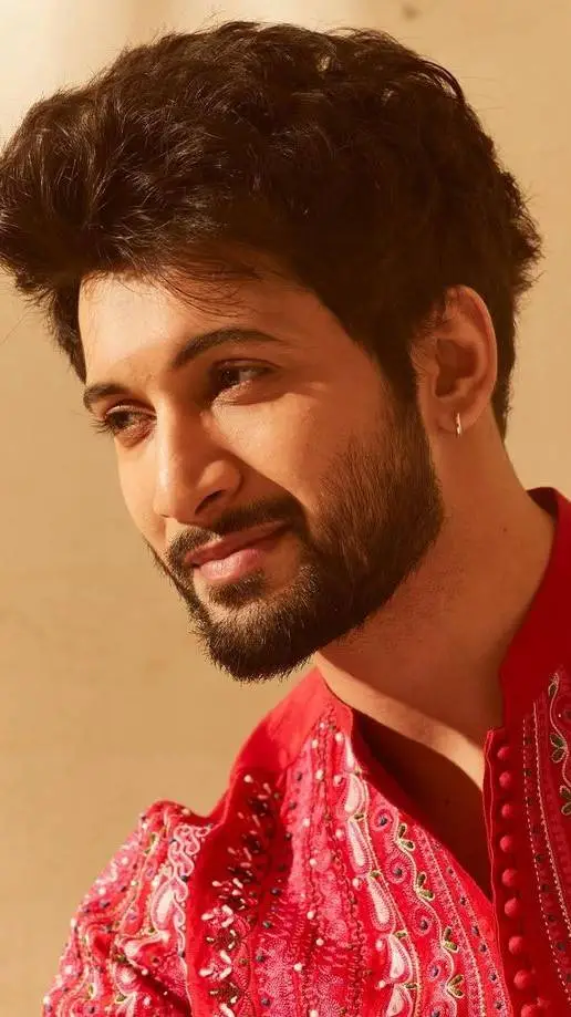 ai character: rohit saraf  background