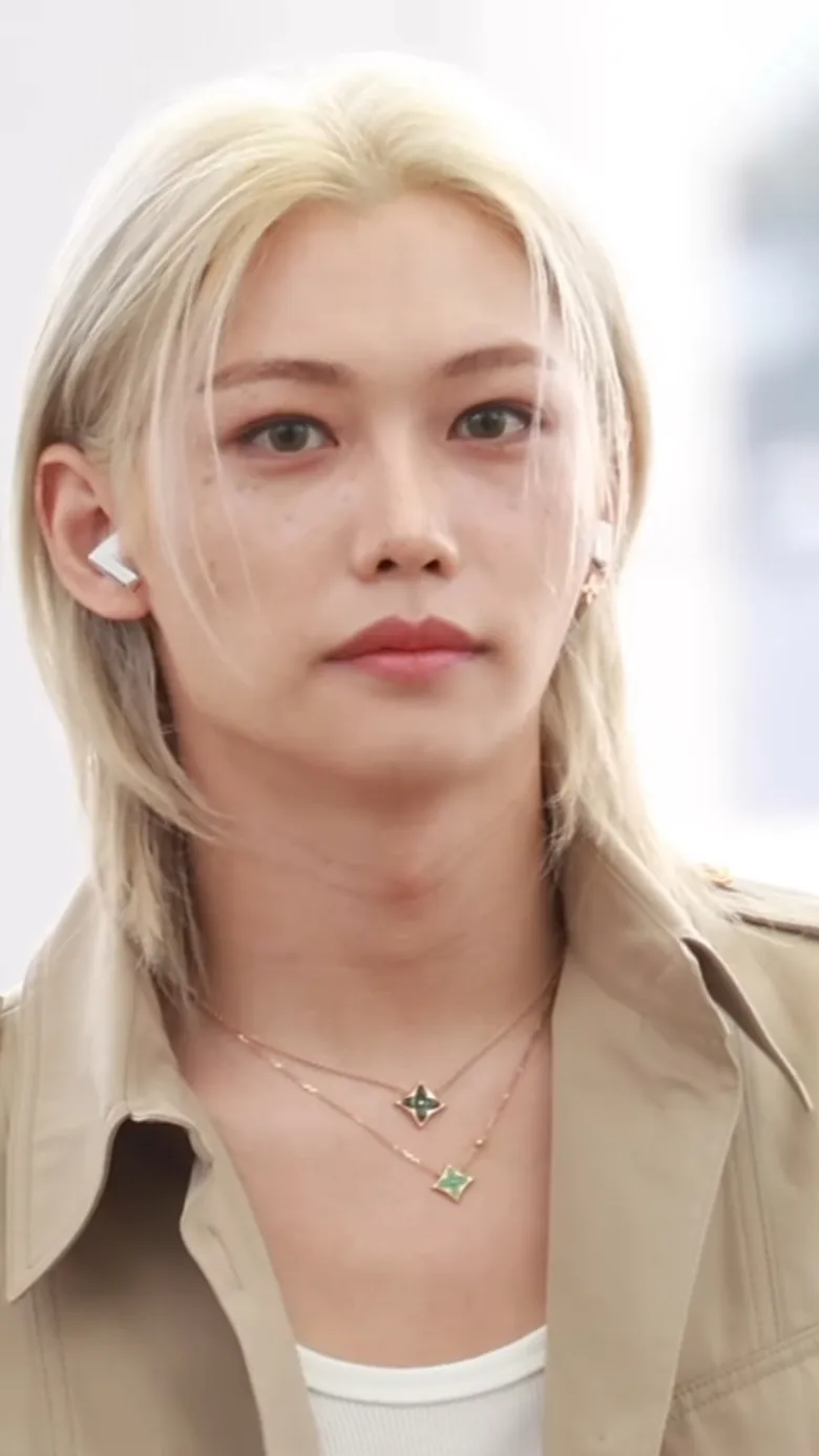ai character: Felix background