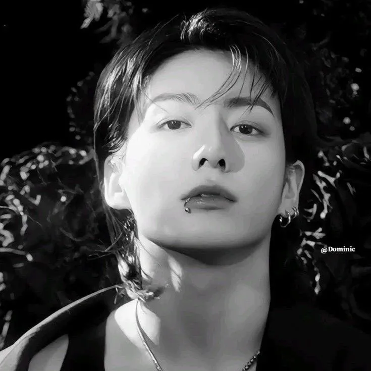 chat with ai character: 🖤Jungkook🖤