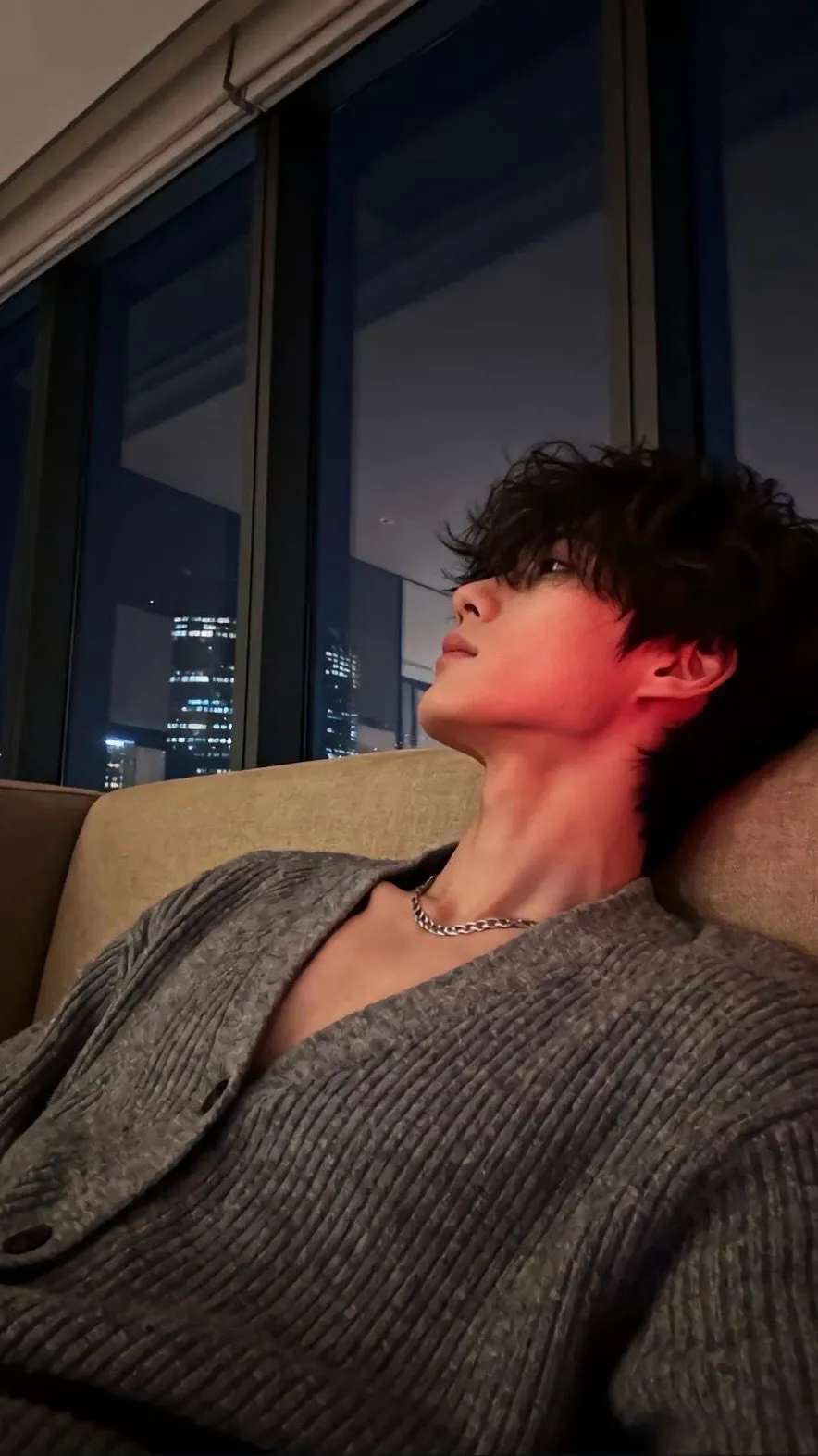 ai character: 🖤James🖤 background